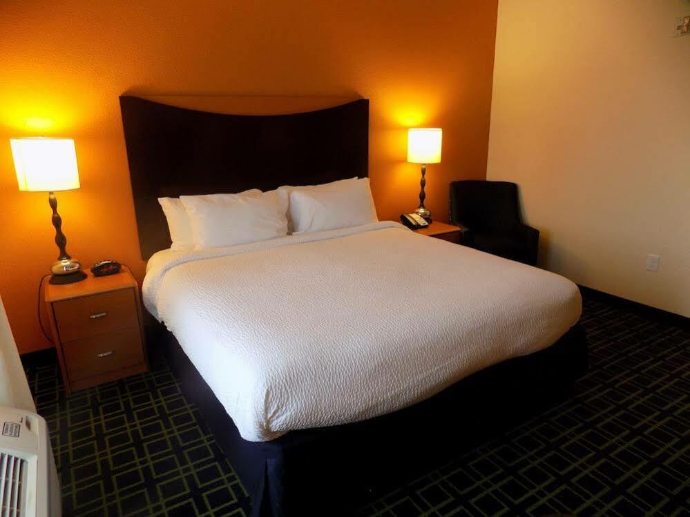Fairfield Inn & Suites By Marriott Падака Экстерьер фото